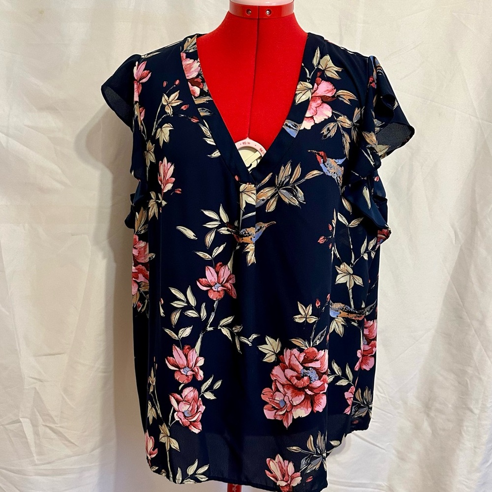 EUC V-neck Premise Studio Top
